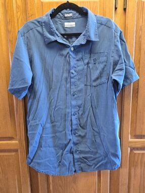 Columbia Active Fit Men’s L Button Down Shirt Blue Short Sleeve